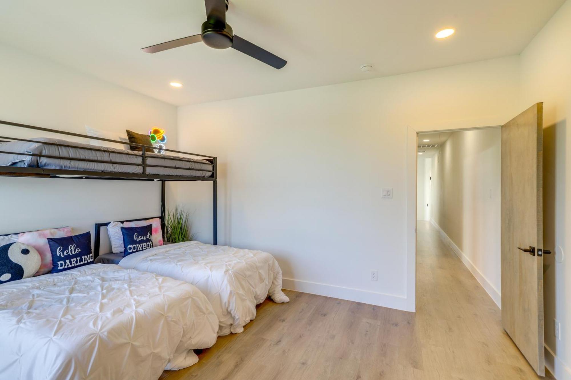 3 Mi To Dtwn Modern Townhome With Yard In Houston Exterior photo
