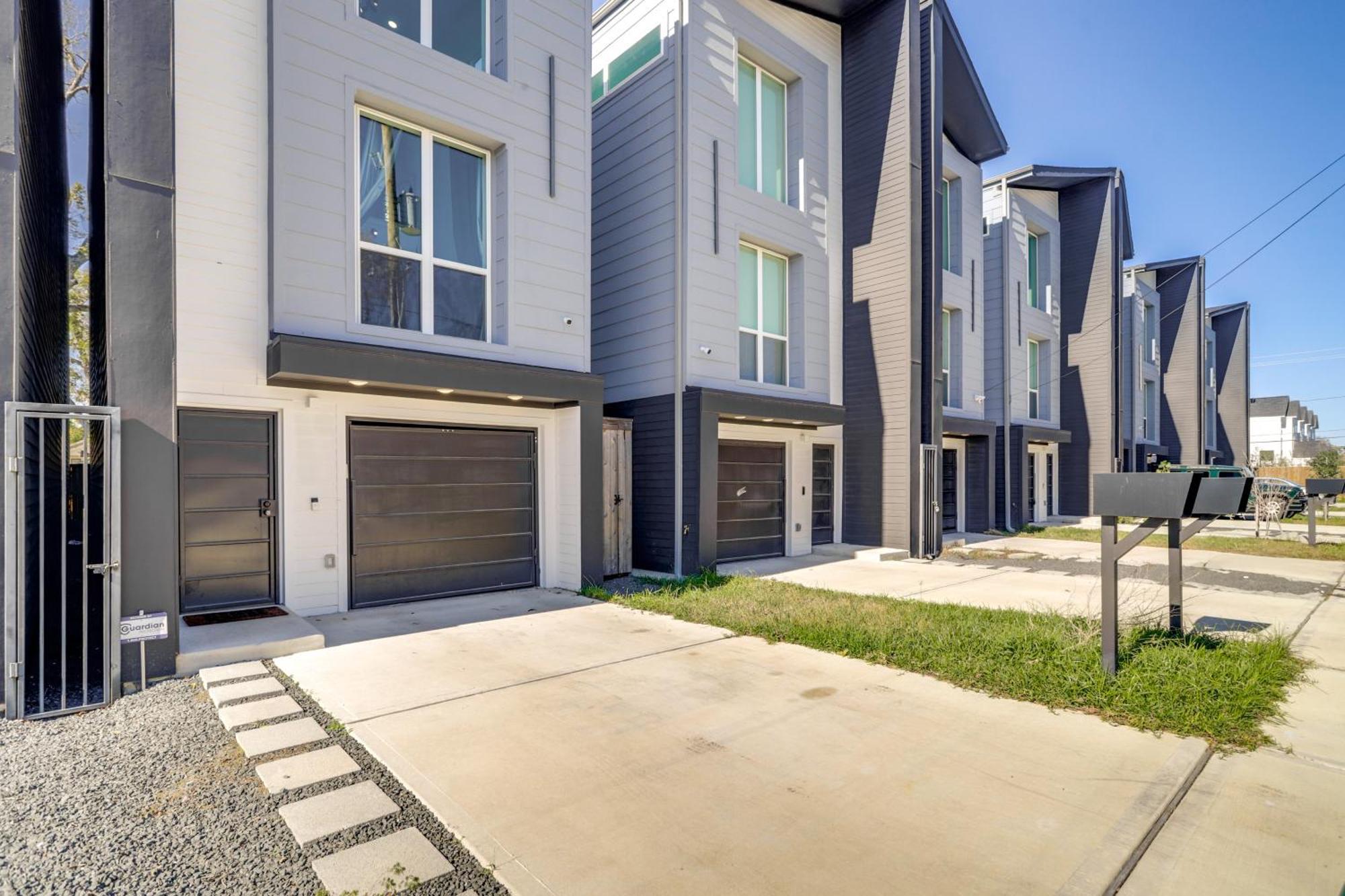 3 Mi To Dtwn Modern Townhome With Yard In Houston Exterior photo